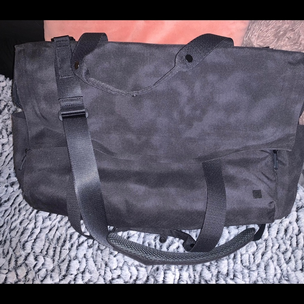 BNWOT Lululemon bag $9.99 shipping